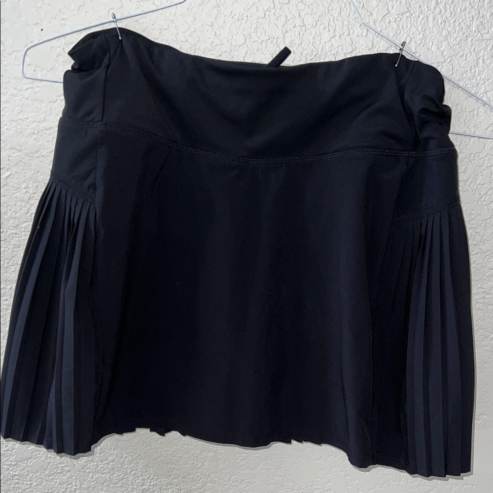 Elegant Black Pleated Athleta tennis Skirt, size S